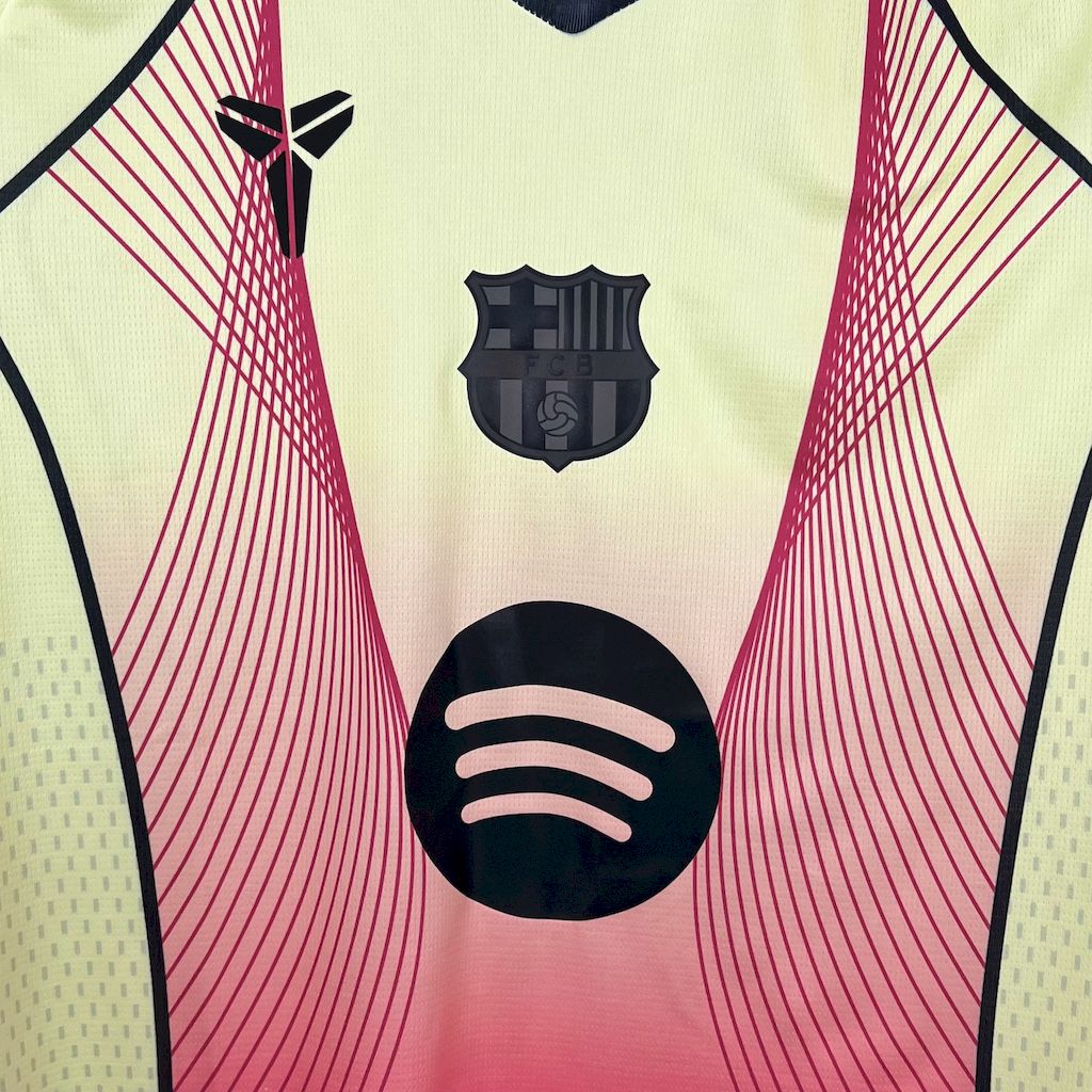 Maillot concept FC Barcelone 2025-26 yellow pink