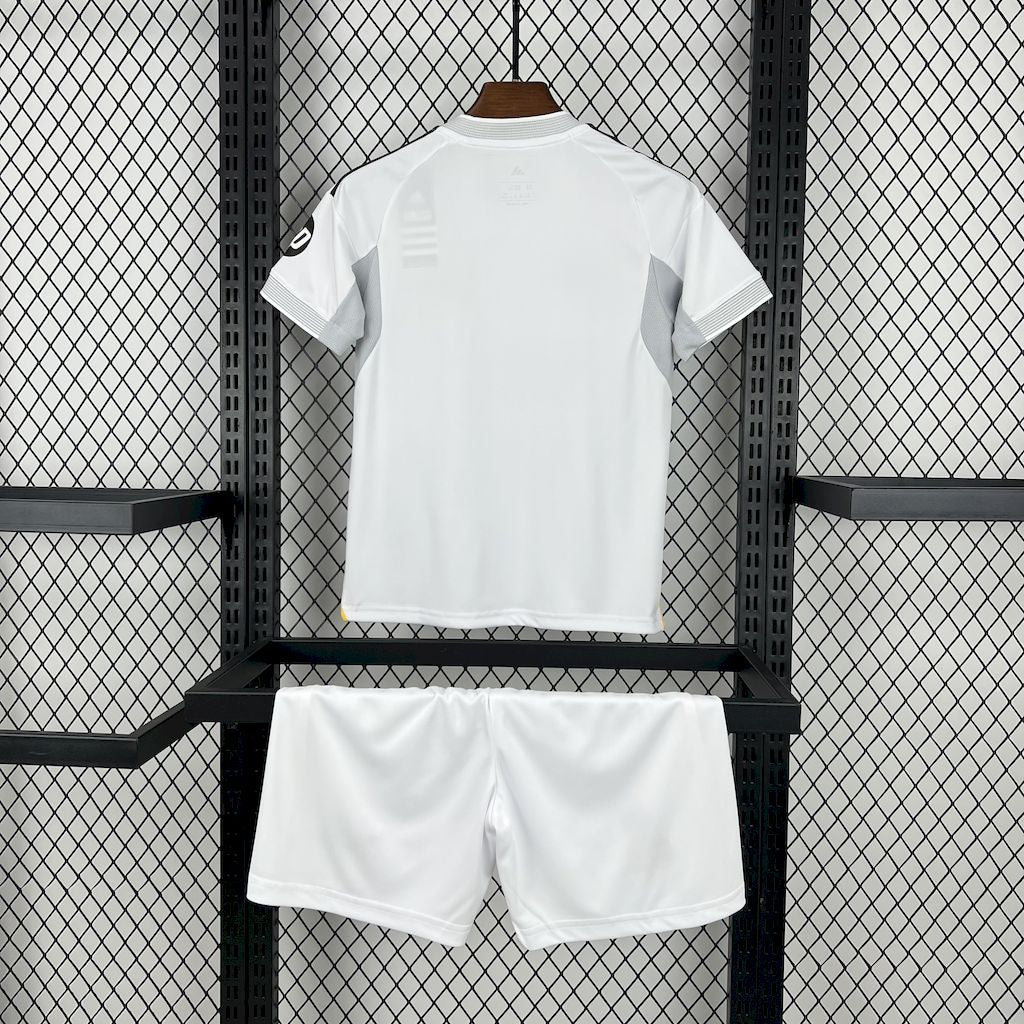 Maillot enfant domicile Real Madrid 2025-26