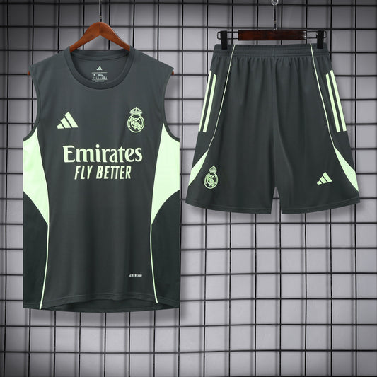 Ensemble training real Madrid noir  25-26