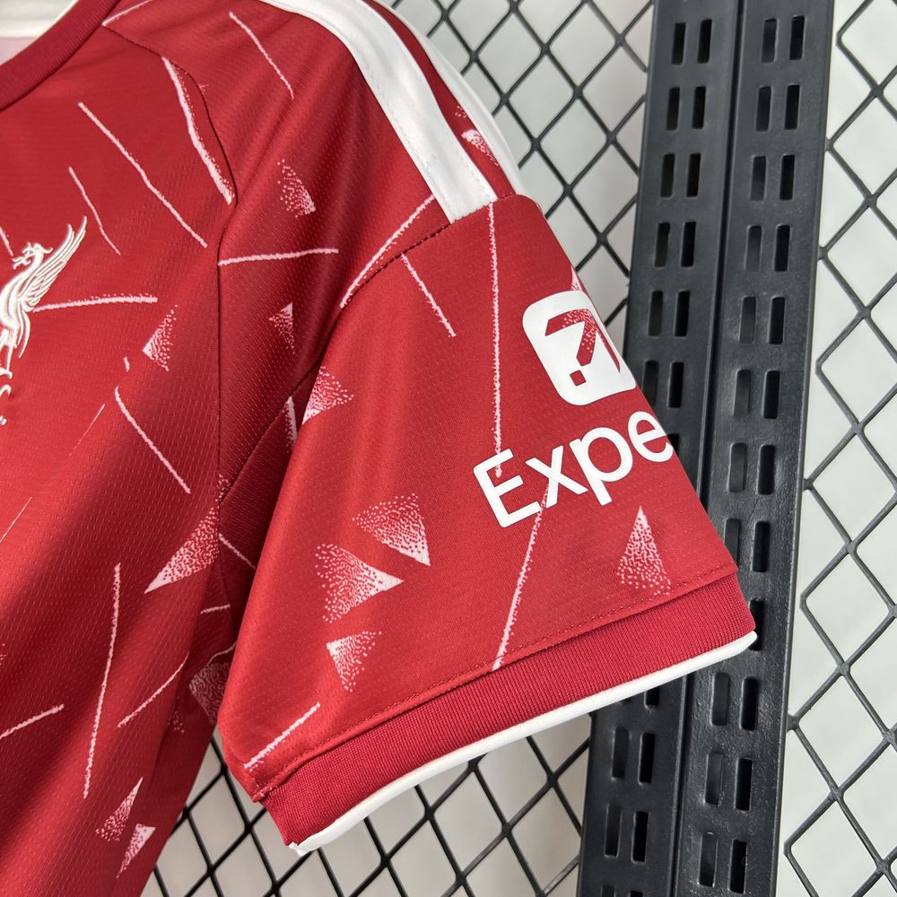 Maillot dom Liverpool 2026-27