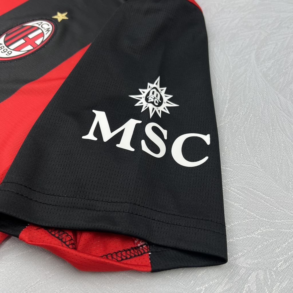 Maillot domicile AC Milan 2026-27