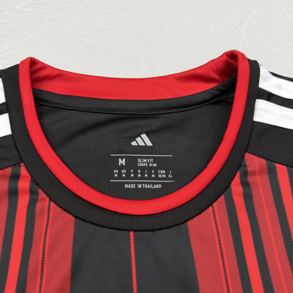 Maillot domicile Eintracht Francfort 2026-27